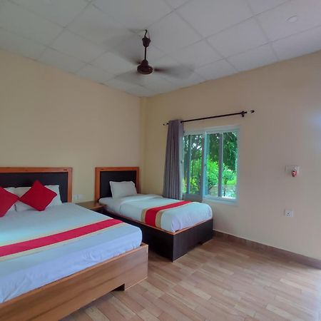 Greenland Safari, Sauraha Exterior foto